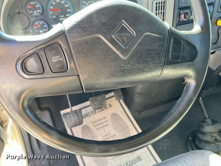 image for item NM9021 2015 International DuraStar 4300 box truck