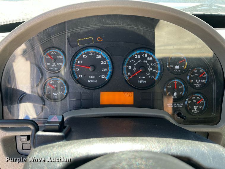 image for item NM9021 2015 International DuraStar 4300 box truck