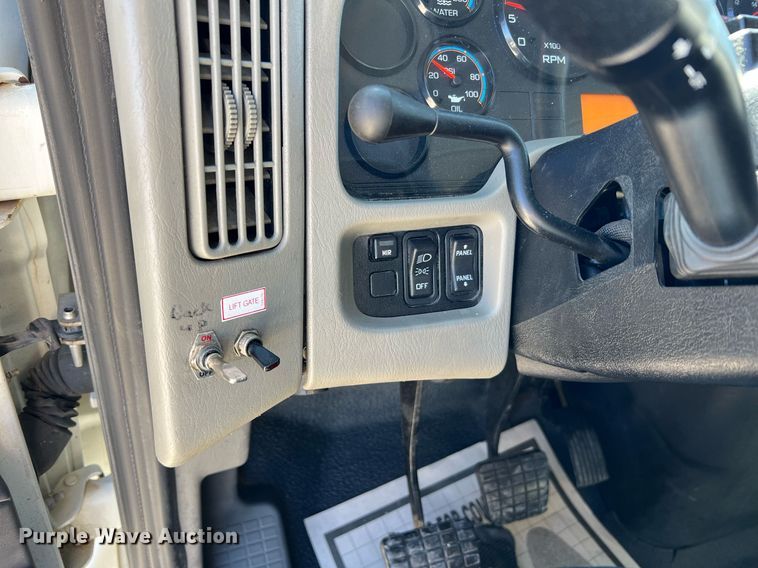 image for item NM9021 2015 International DuraStar 4300 box truck