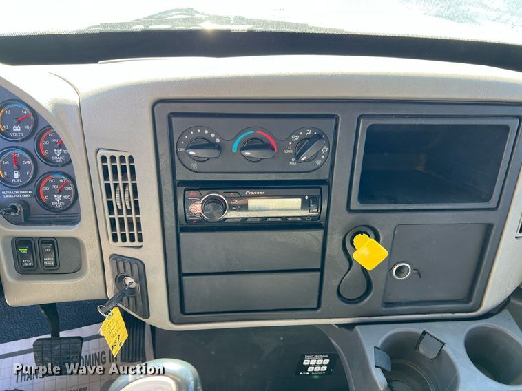 image for item NM9021 2015 International DuraStar 4300 box truck