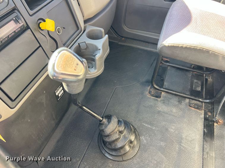 image for item NM9021 2015 International DuraStar 4300 box truck