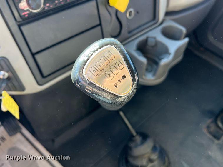 image for item NM9021 2015 International DuraStar 4300 box truck