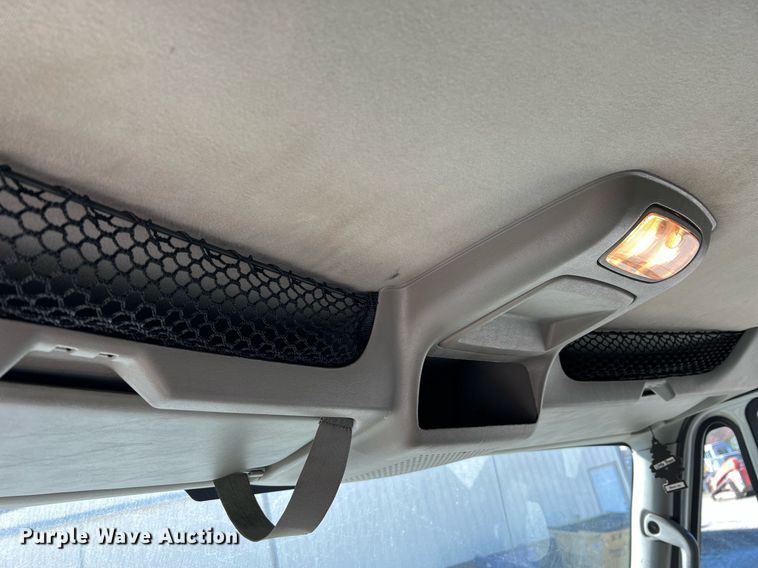 image for item NM9021 2015 International DuraStar 4300 box truck