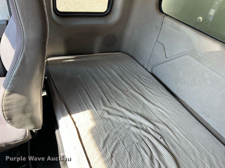 image for item NM9021 2015 International DuraStar 4300 box truck