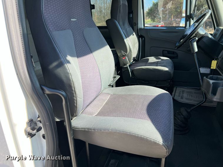 image for item NM9021 2015 International DuraStar 4300 box truck