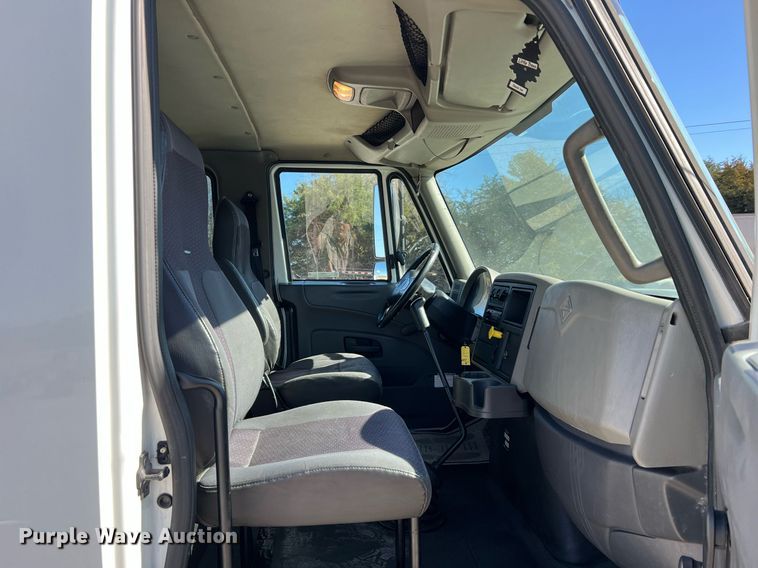 image for item NM9021 2015 International DuraStar 4300 box truck