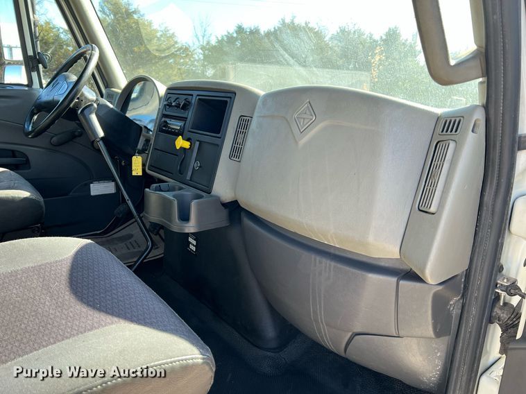 image for item NM9021 2015 International DuraStar 4300 box truck