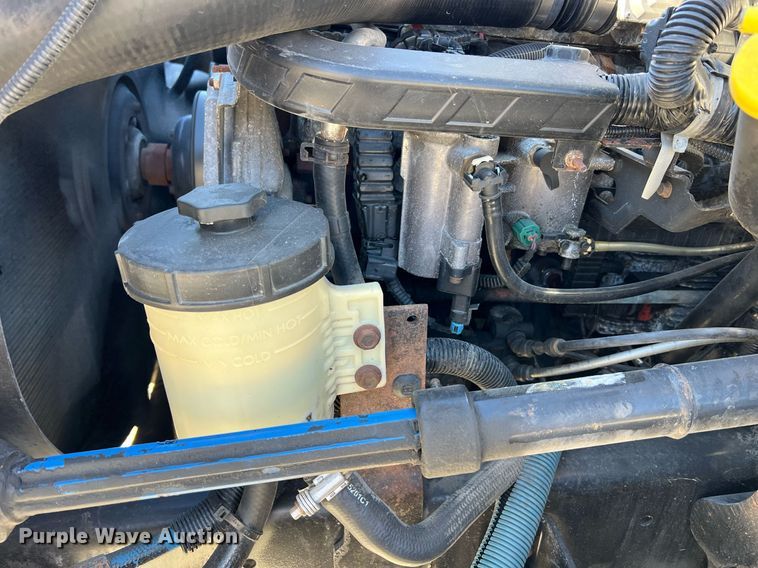 image for item NM9021 2015 International DuraStar 4300 box truck