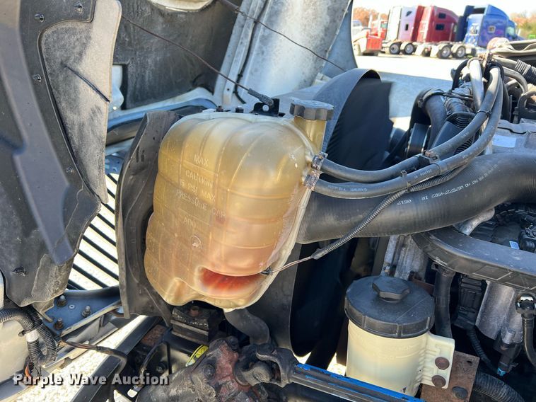 image for item NM9021 2015 International DuraStar 4300 box truck