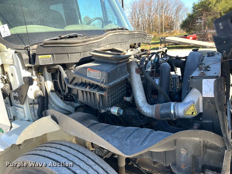 image for item NM9021 2015 International DuraStar 4300 box truck