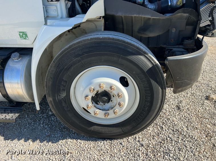 image for item NM9021 2015 International DuraStar 4300 box truck