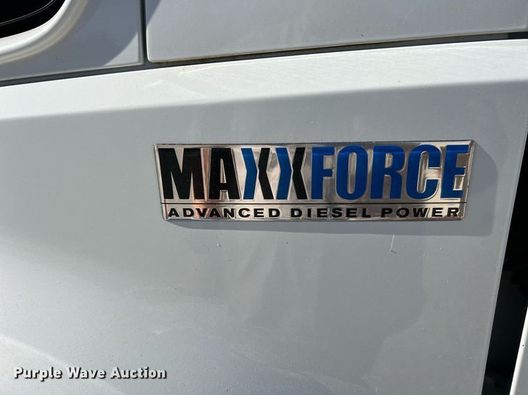 image for item NM9021 2015 International DuraStar 4300 box truck