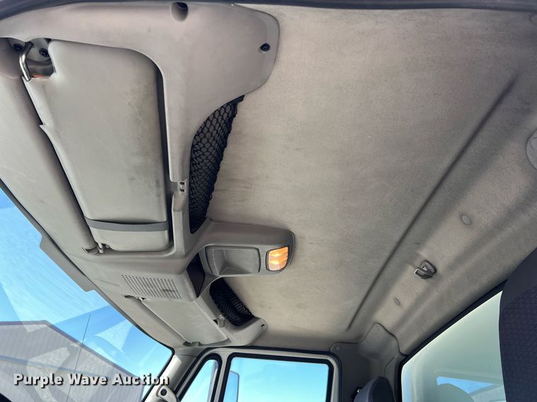 image for item NM9022 2015 International Durastar 4300 box truck