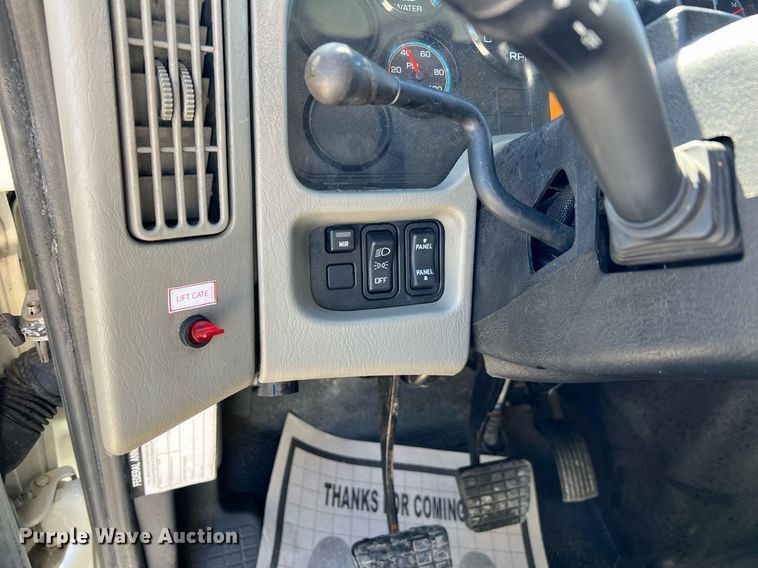 image for item NM9022 2015 International Durastar 4300 box truck