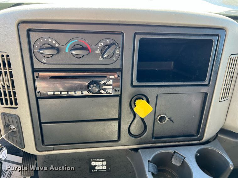 image for item NM9022 2015 International Durastar 4300 box truck