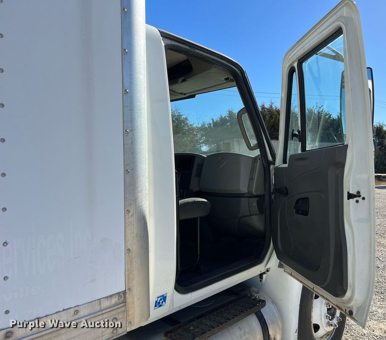 image for item NM9022 2015 International Durastar 4300 box truck