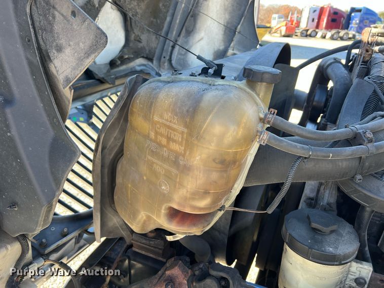 image for item NM9022 2015 International Durastar 4300 box truck