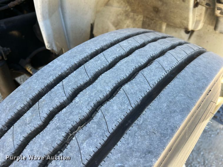 image for item NM9022 2015 International Durastar 4300 box truck