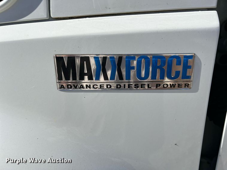 image for item NM9022 2015 International Durastar 4300 box truck