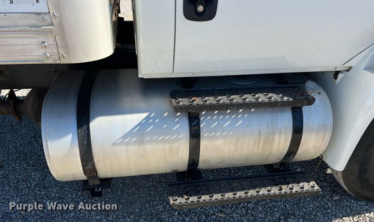 image for item NM9023 2015 International DuraStar 4300 box truck