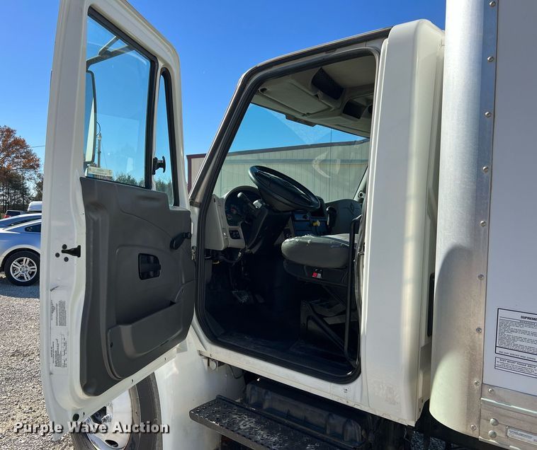 image for item NM9023 2015 International DuraStar 4300 box truck