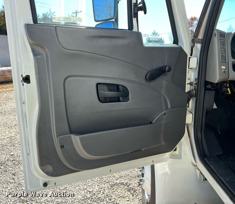 image for item NM9023 2015 International DuraStar 4300 box truck