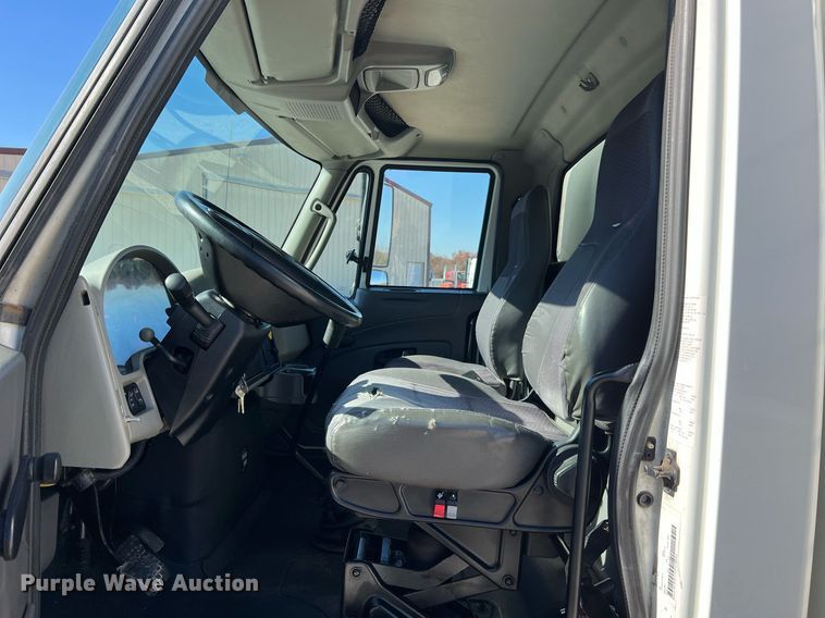 image for item NM9023 2015 International DuraStar 4300 box truck