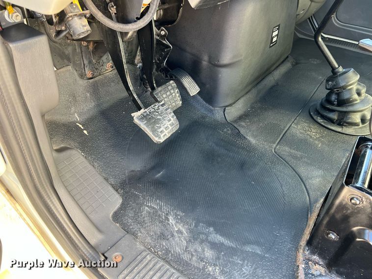 image for item NM9023 2015 International DuraStar 4300 box truck