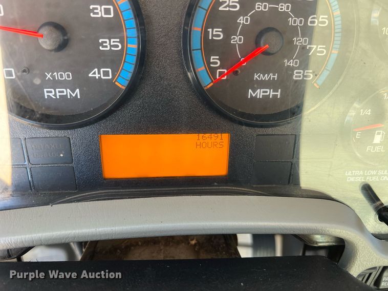 image for item NM9023 2015 International DuraStar 4300 box truck