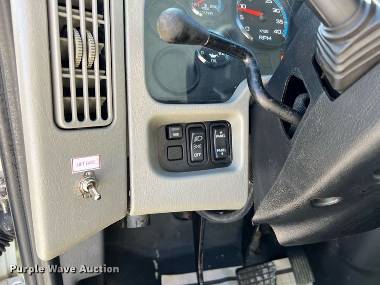 image for item NM9023 2015 International DuraStar 4300 box truck