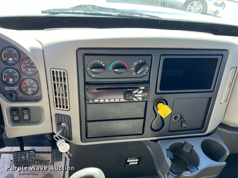 image for item NM9023 2015 International DuraStar 4300 box truck