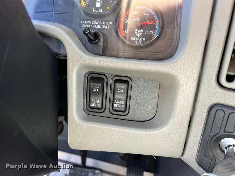 image for item NM9023 2015 International DuraStar 4300 box truck