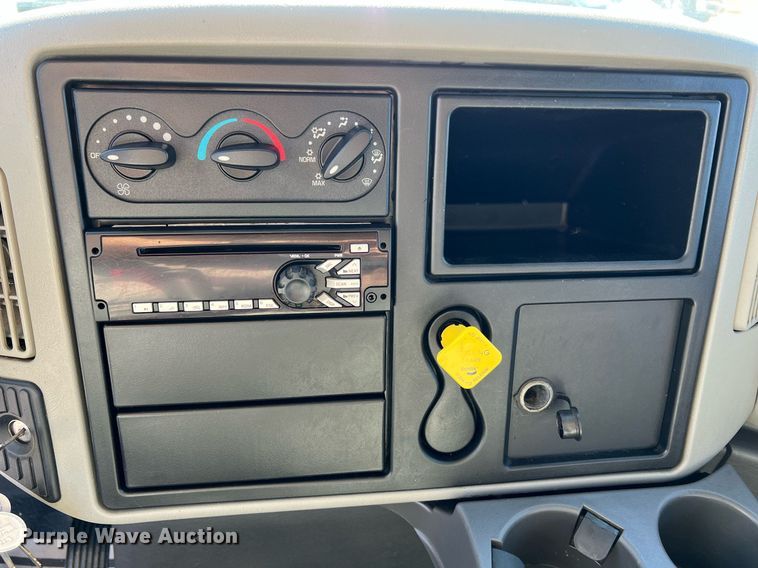 image for item NM9023 2015 International DuraStar 4300 box truck