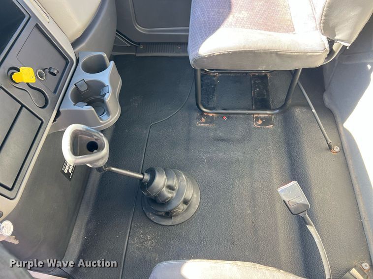 image for item NM9023 2015 International DuraStar 4300 box truck