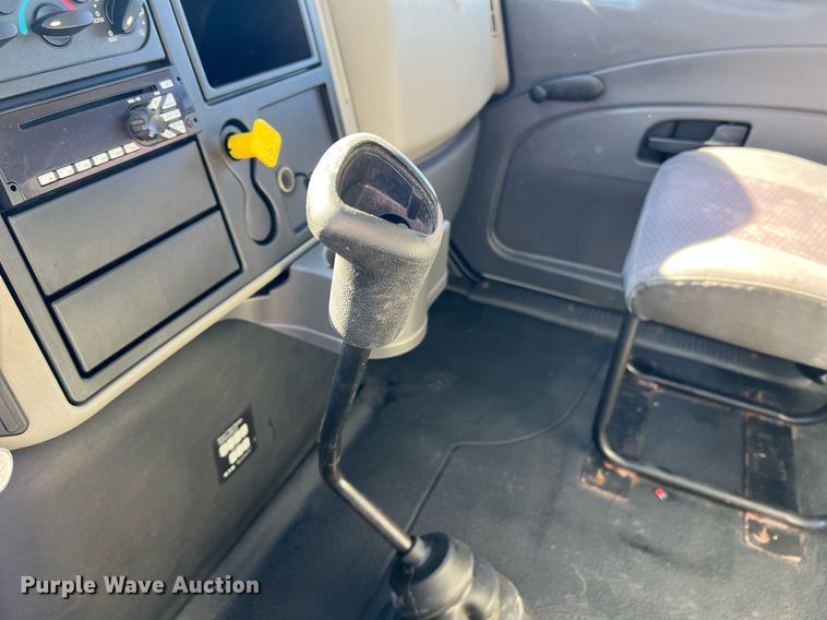 image for item NM9023 2015 International DuraStar 4300 box truck