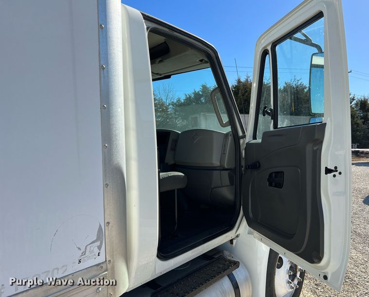 image for item NM9023 2015 International DuraStar 4300 box truck