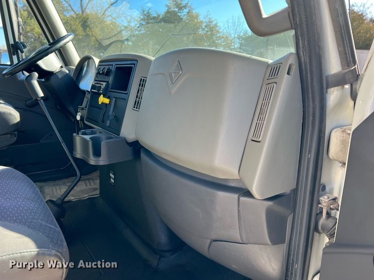 image for item NM9023 2015 International DuraStar 4300 box truck