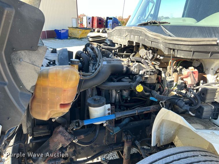 image for item NM9023 2015 International DuraStar 4300 box truck