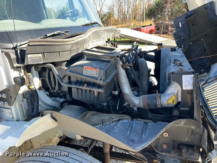 image for item NM9023 2015 International DuraStar 4300 box truck