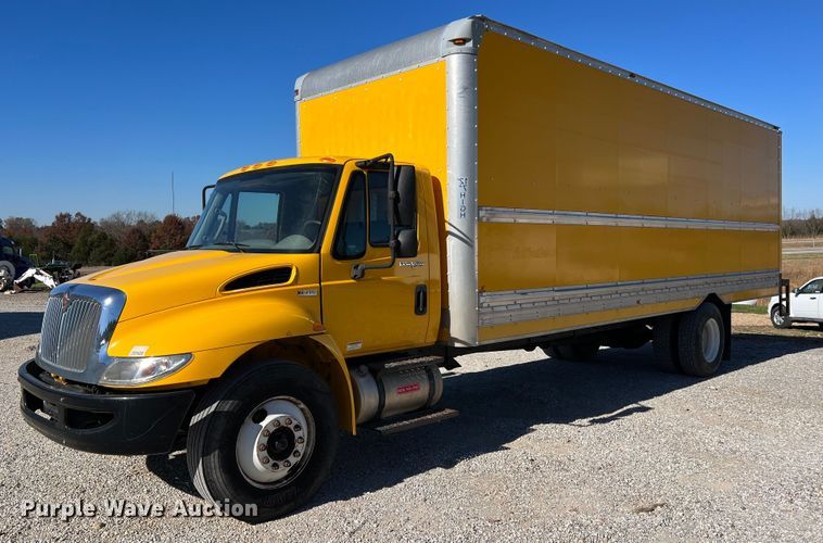 image for item NM9024 2013 International DuraStar 4300  box truck