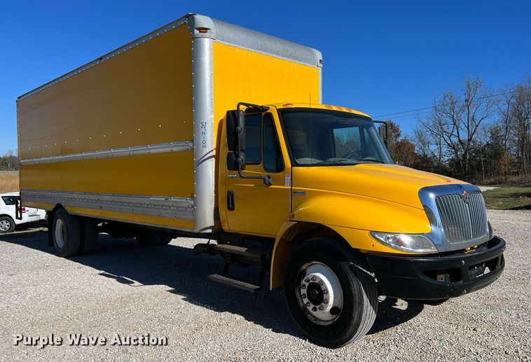 image for item NM9024 2013 International DuraStar 4300  box truck