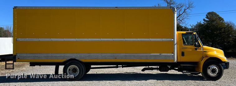 image for item NM9024 2013 International DuraStar 4300  box truck
