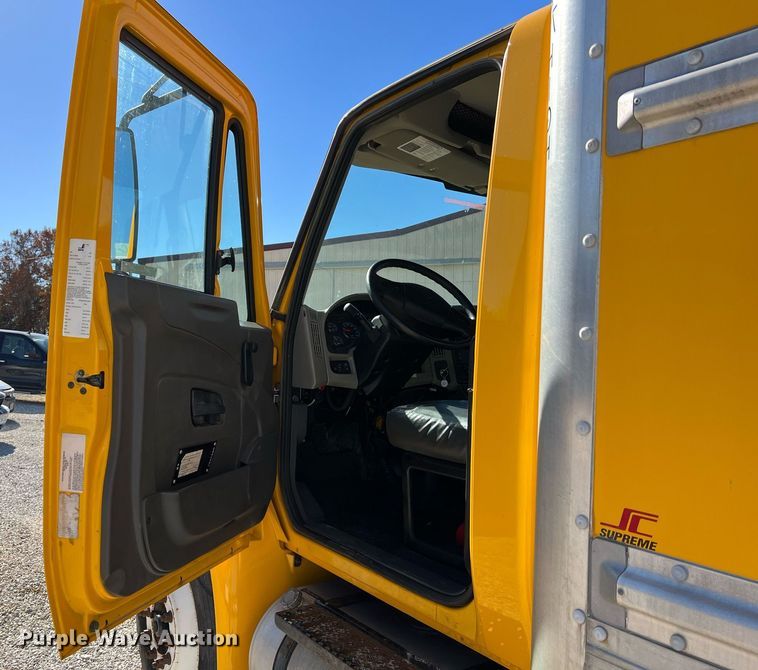 image for item NM9024 2013 International DuraStar 4300  box truck