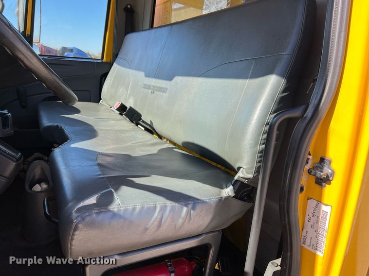 image for item NM9024 2013 International DuraStar 4300  box truck