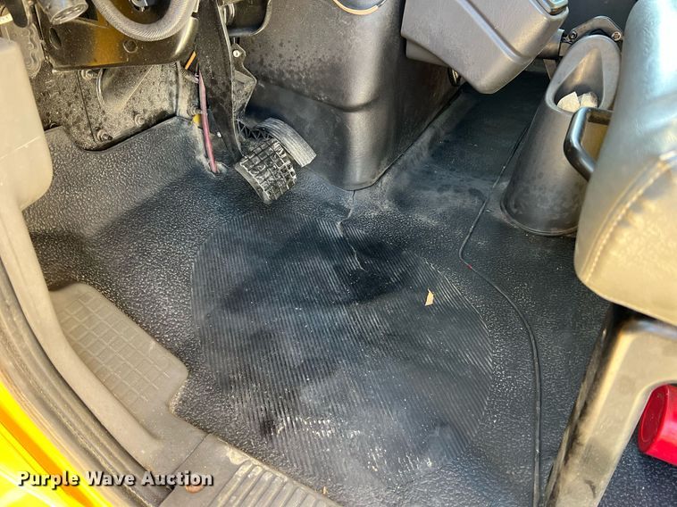 image for item NM9024 2013 International DuraStar 4300  box truck