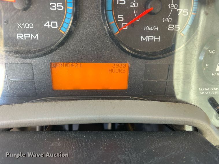 image for item NM9024 2013 International DuraStar 4300  box truck