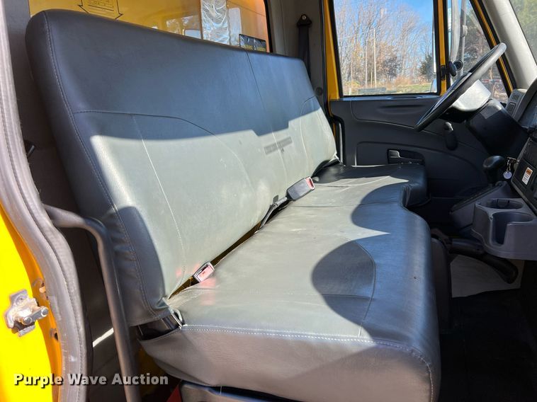 image for item NM9024 2013 International DuraStar 4300  box truck