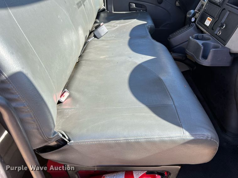 image for item NM9024 2013 International DuraStar 4300  box truck