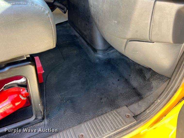 image for item NM9024 2013 International DuraStar 4300  box truck