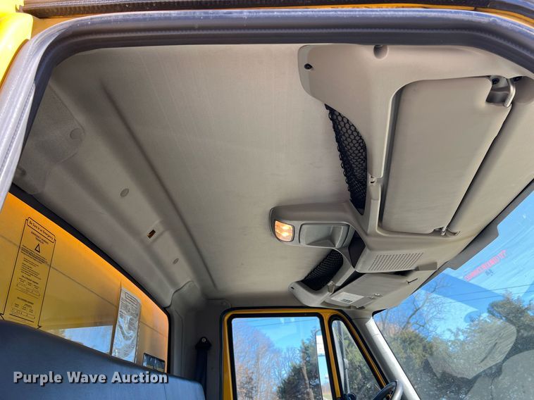 image for item NM9024 2013 International DuraStar 4300  box truck